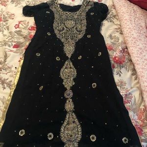 Pakistani suit clothes